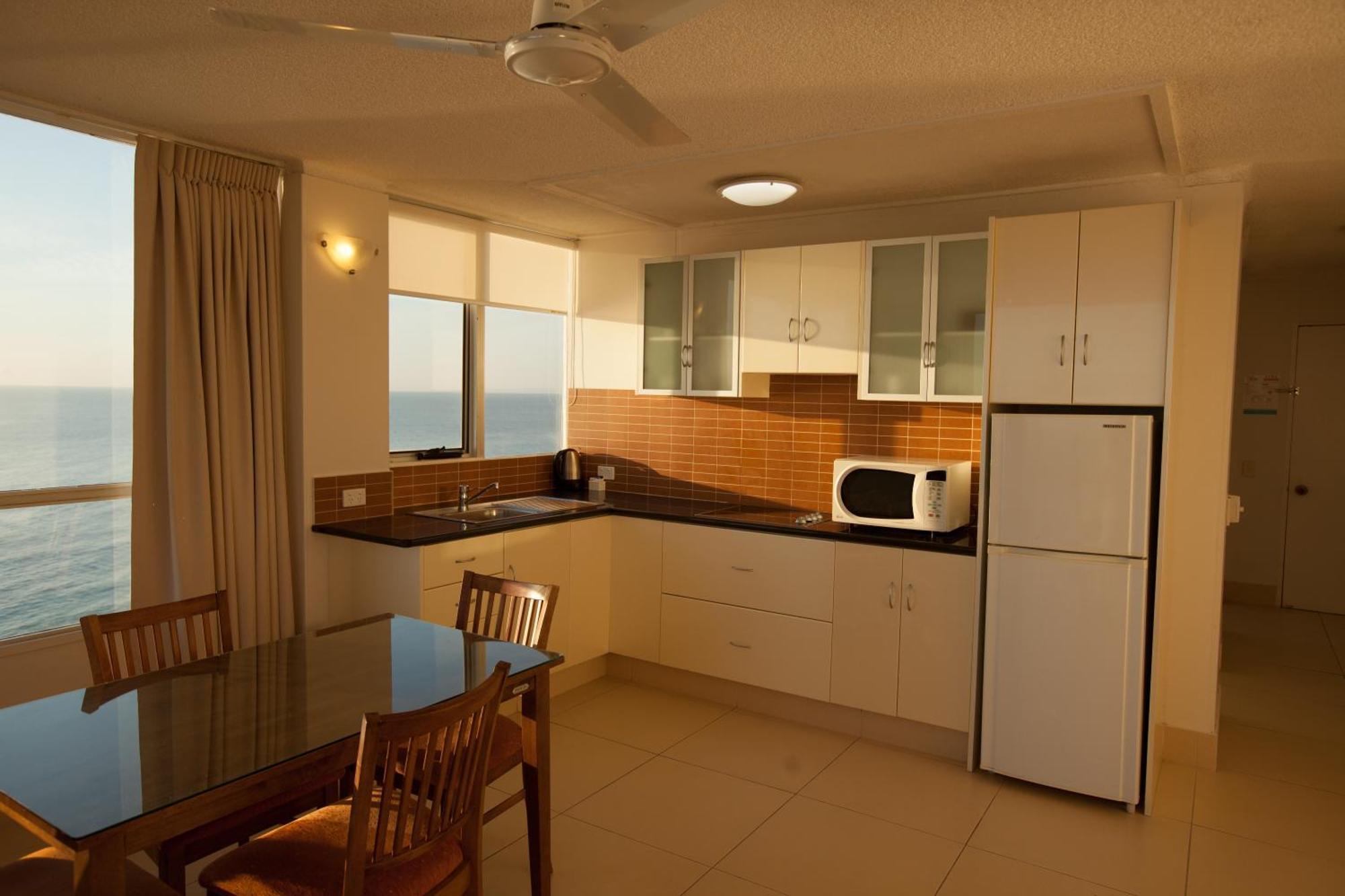 Chateau Beachside Resort Gold Coast Ruang foto